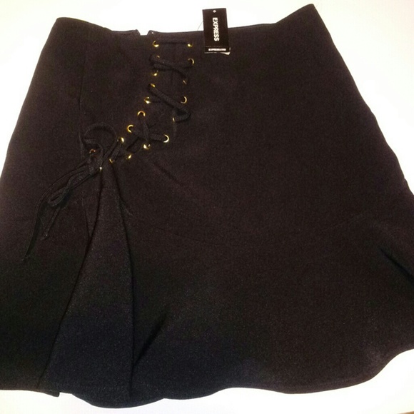 Lace up ruffle skirt - Picture 4 of 5